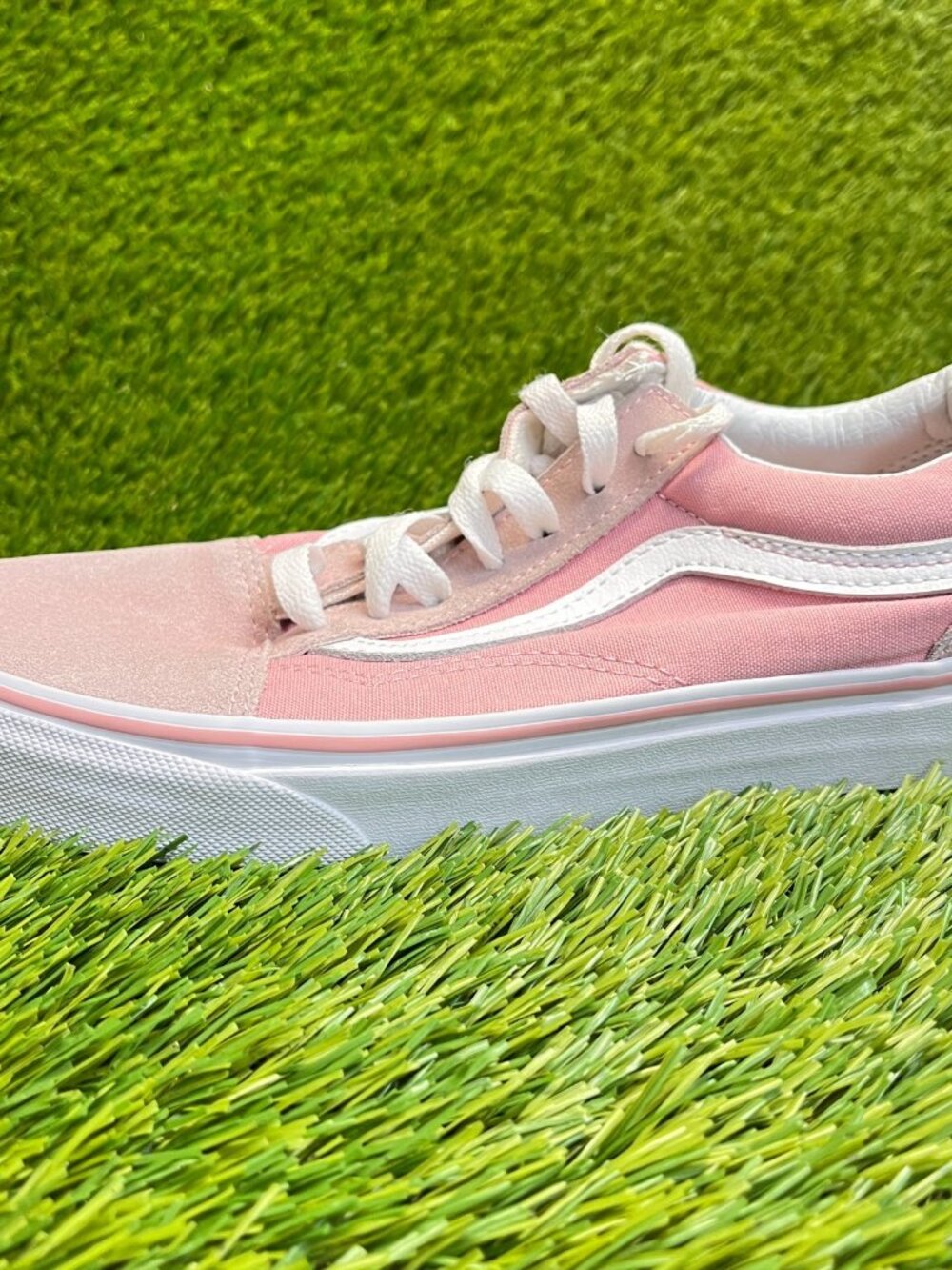 Vans Old Skool Womens Size 7.5 Pink White Athletic Skateboarding Shoes Sneakers - Picture 3 of 10